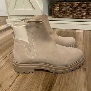 Steve Madden Chelsea Booties